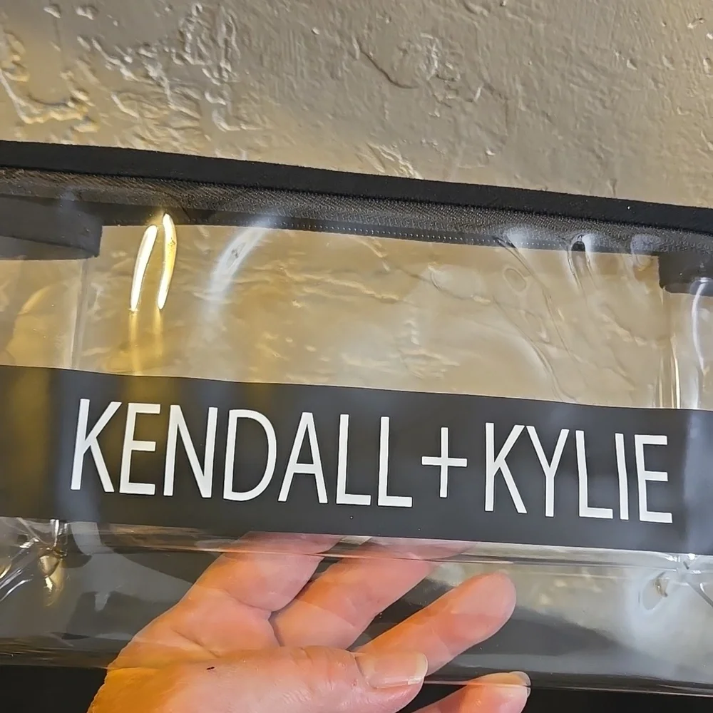 Kendall & Kylie Clear Cosmetic Bag NWOT - Picture 3 of 5